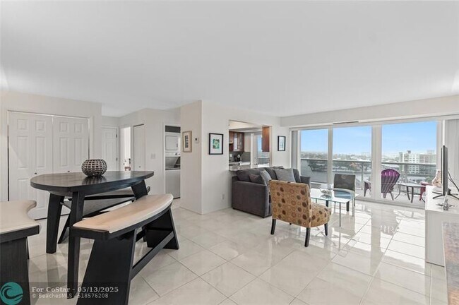 Foto del edificio - 2841 N Ocean Blvd