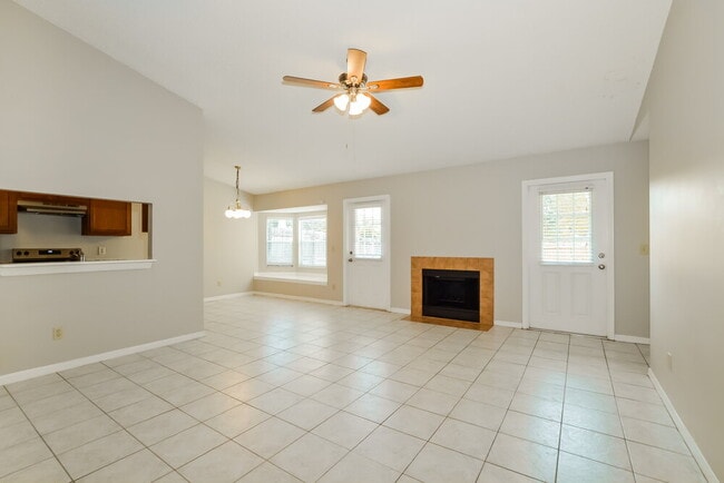 Building Photo - 9324 Pavillion Dr