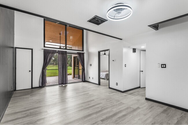 Foto del edificio - 50 Aspen Dr