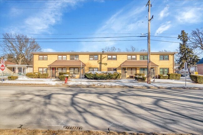 Building Photo - 18333 Wentworth Ave