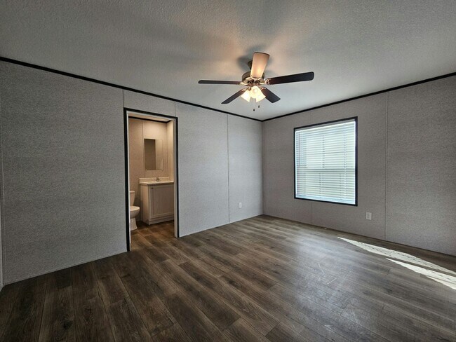 Foto del edificio - 507 Suwanee Dr