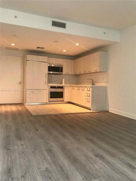 Foto del edificio - 45 SW 9th St