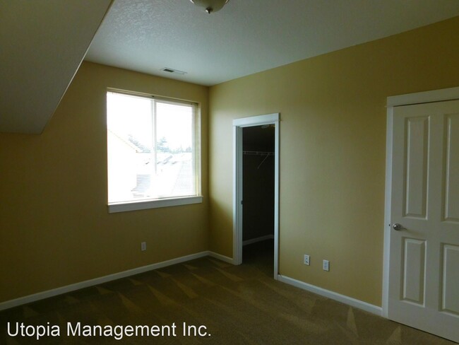 Building Photo - 3 br, 3.5 bath House - 830 NW Council Drive