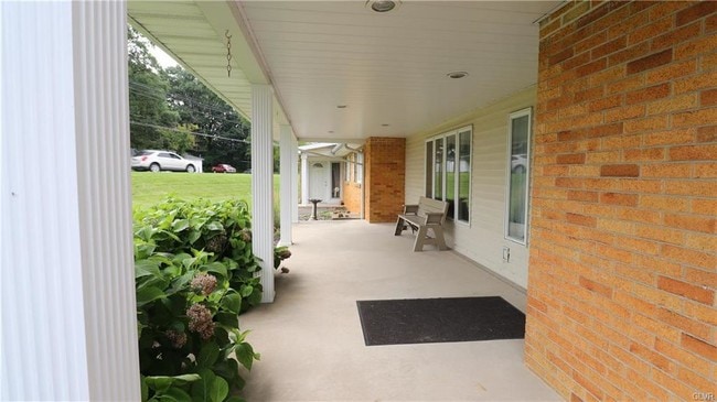 Building Photo - 530 Cherryville Rd