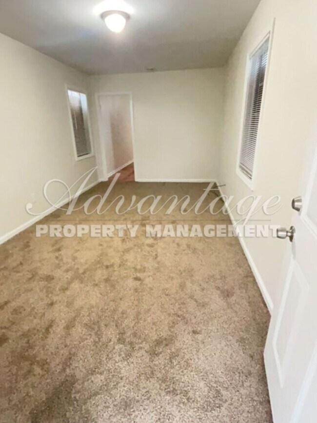 Foto del edificio - Newly Renovated Home In Castle Heights - 1...
