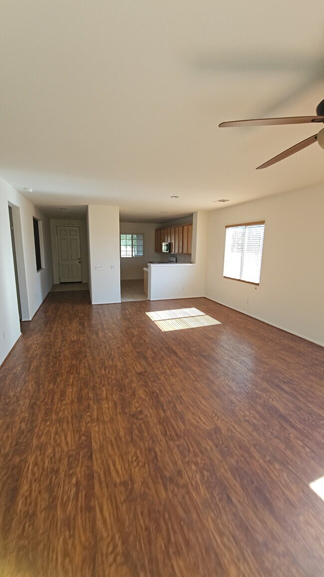 Building Photo - 5837 W Ave K-2