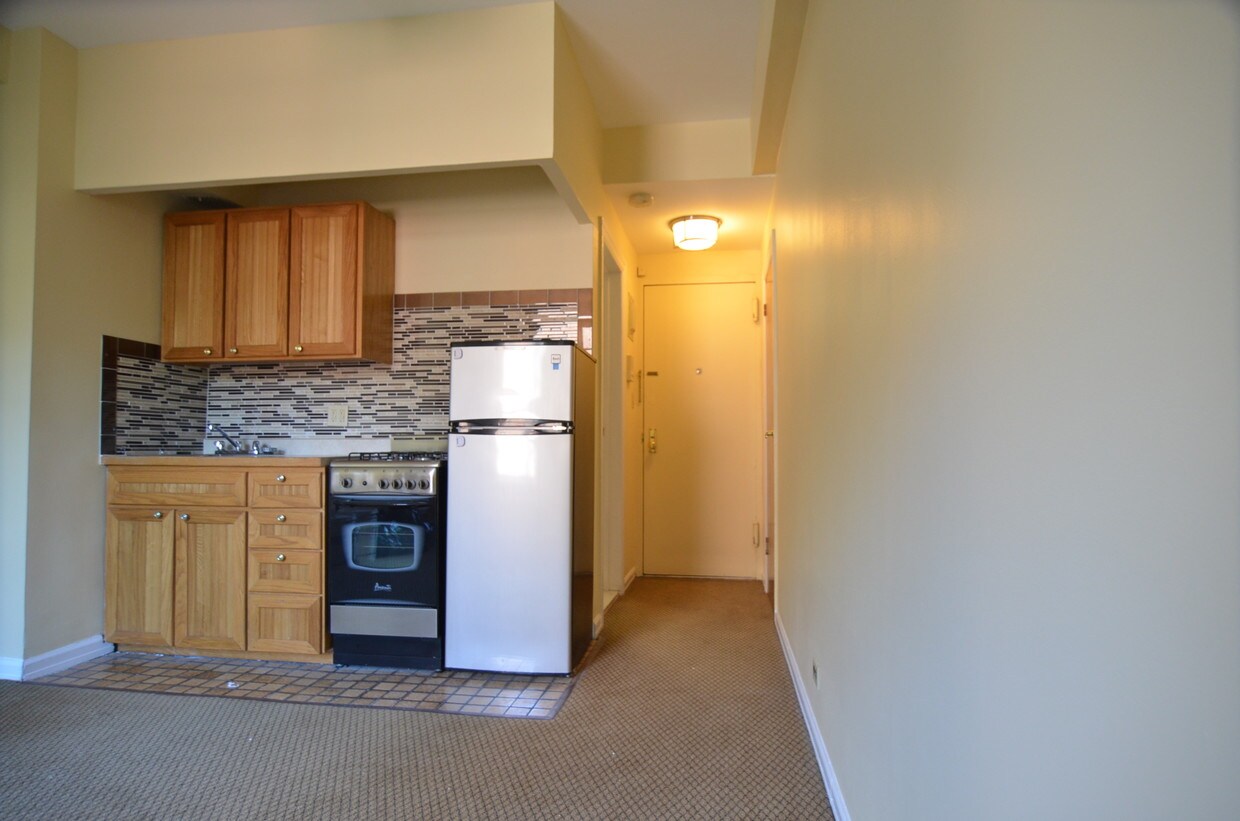 Primary Photo - 250 W 100th St