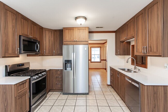 Building Photo - 1612 Wasserman Ct