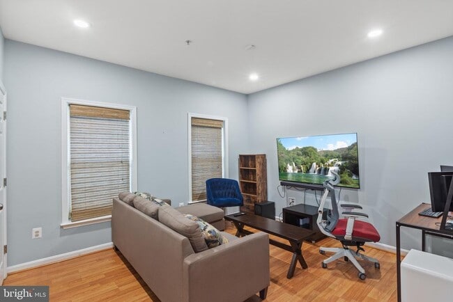 Building Photo - 2500 Clairmont View Way