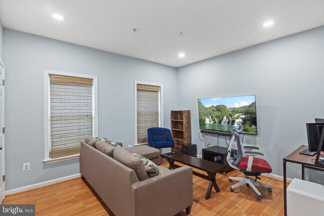 Foto del edificio - 2500 Clairmont View Way
