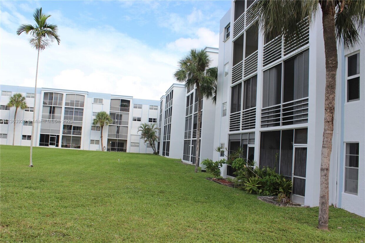 608 NE 2nd St Unit 443, Dania, FL 33004 Condo for Rent in Dania, FL