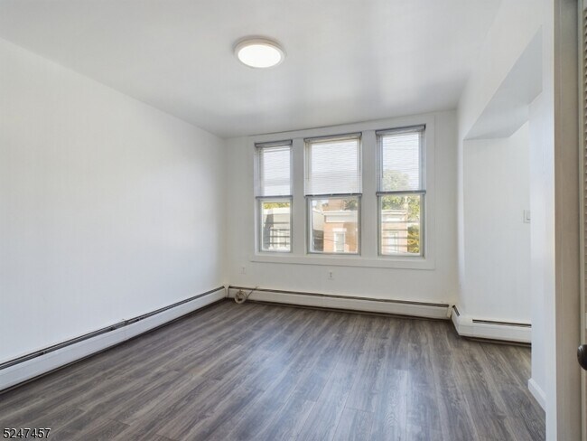 Building Photo - 45 65th St