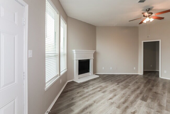 Building Photo - 2945 Stockton St