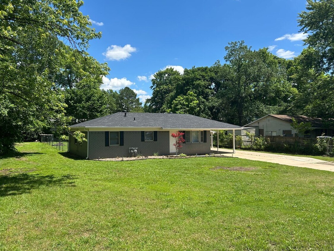 Primary Photo - Available Now! 3-Bedroom, 2-Bathroom Fayet...