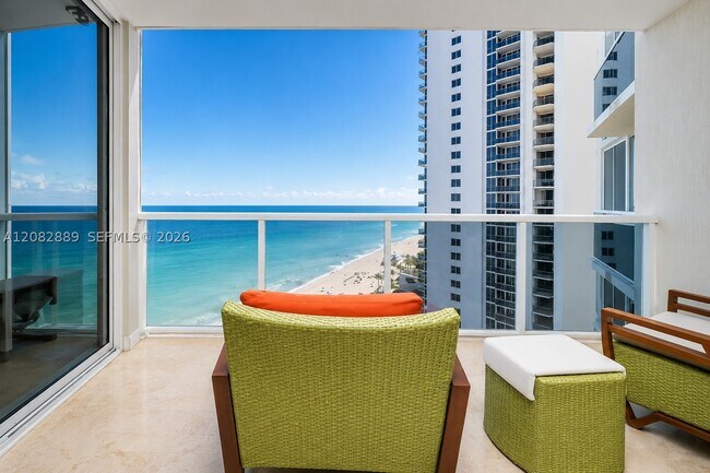 Foto del edificio - 19111 Collins Ave