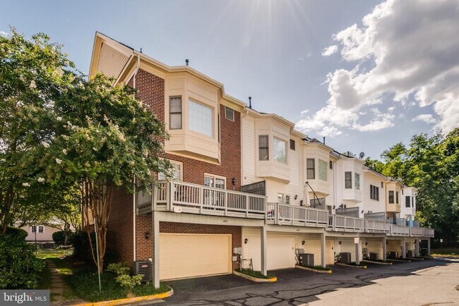 Foto del edificio - 8892 Ashgrove House Ln