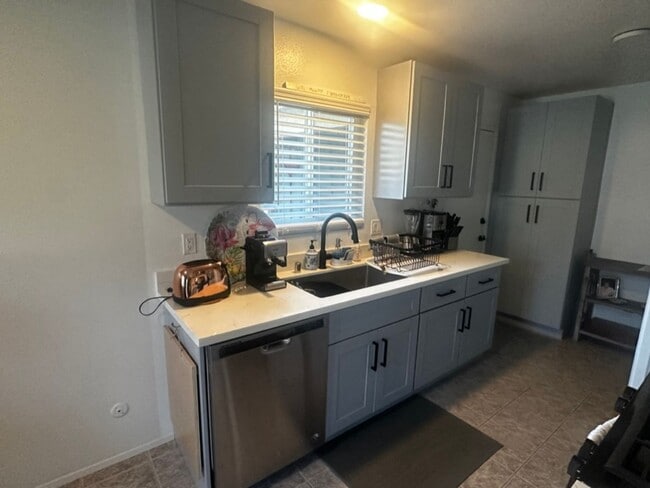 Building Photo - Cozy 2 bed 2 bath home in Oceanside