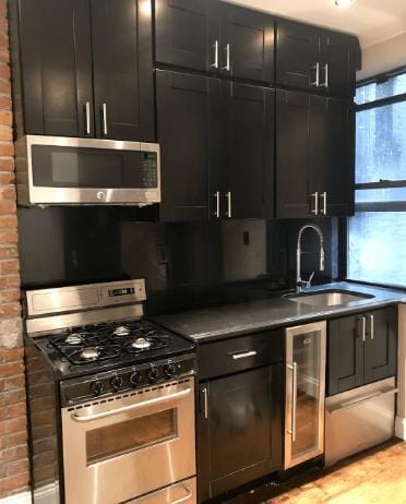 Building Photo - 436 W 52nd St
