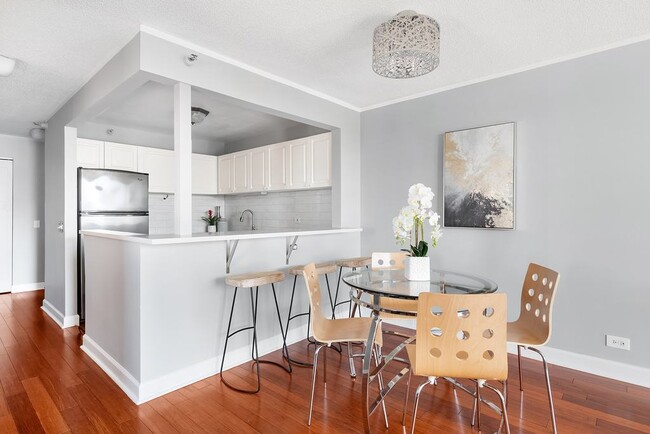 Foto del edificio - 3660 N Lake Shore Dr