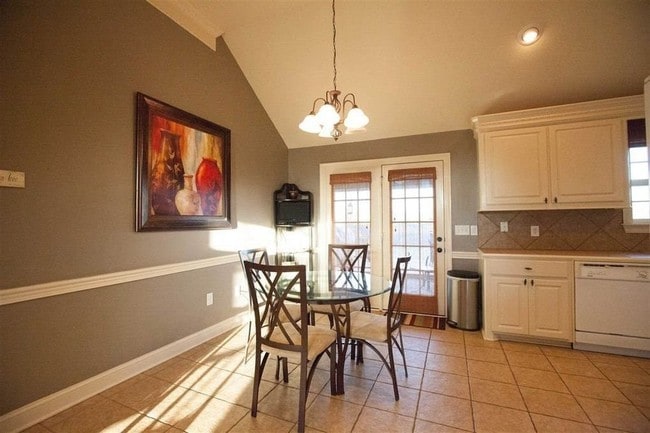 Building Photo - 317 Kings Ridge Cir