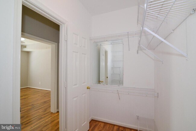 Foto del edificio - 1314D Garden Wall Cir