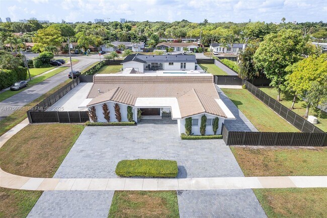 Foto del edificio - 2120 NE 204th St