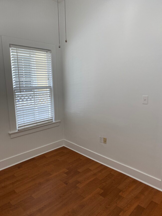 Foto del edificio - 423 E Duffy St