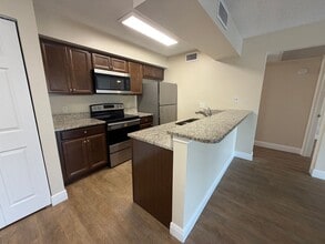 Building Photo - 5321 Summerlin Woods Dr