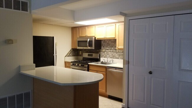 Building Photo - 1414 Missouri Ave