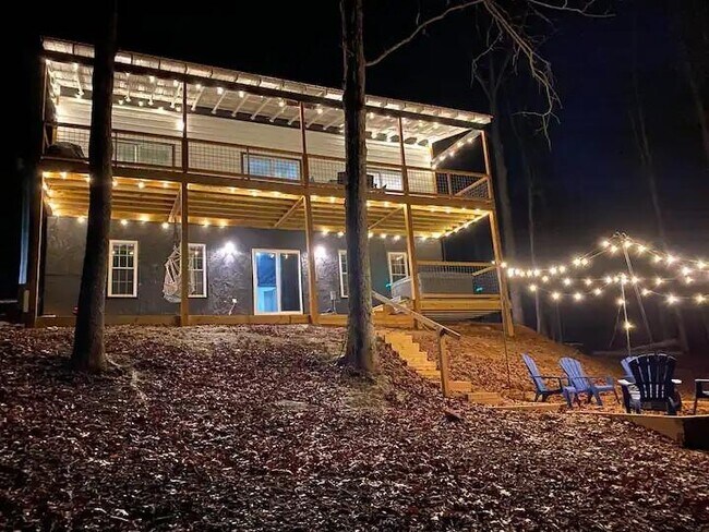 Foto del edificio - 271 Elmwood Cir