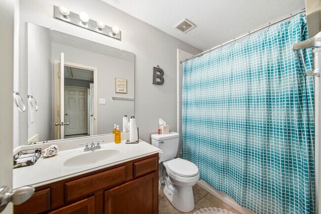 Foto del edificio - 3414 Oaklawn Pl Dr