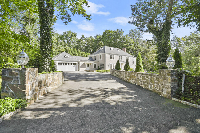 Foto del edificio - 36 Evergreen Rd