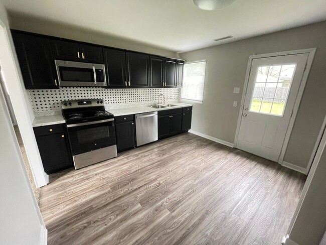 Building Photo - Three Bedroom Single Family Home Available...