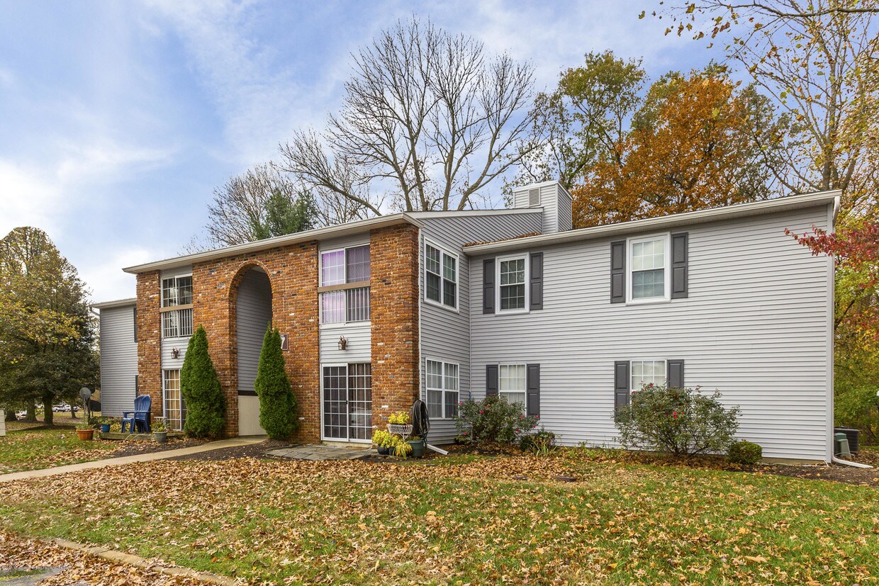 17 Augusta Ct, Freehold Township, NJ 07728 Condo for Rent in Freehold