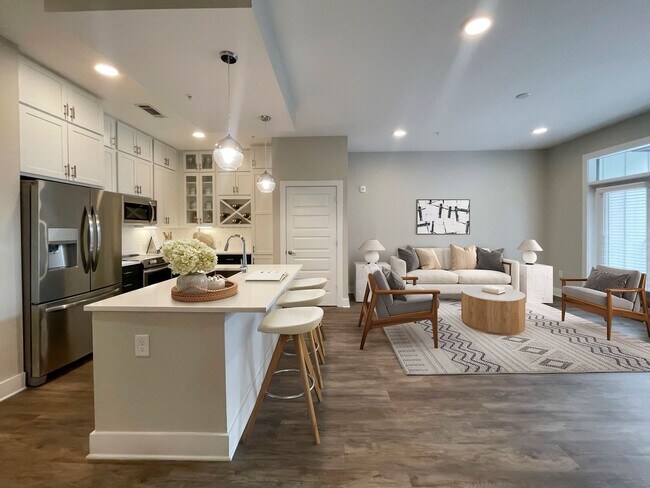 Living Room & Kitchen - 500 West Trade