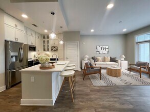 Living Room & Kitchen - 500 West Trade
