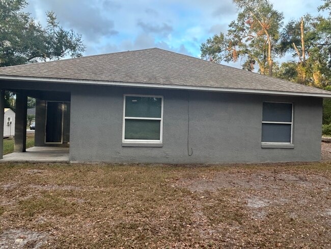 Building Photo - 700 Wilson St