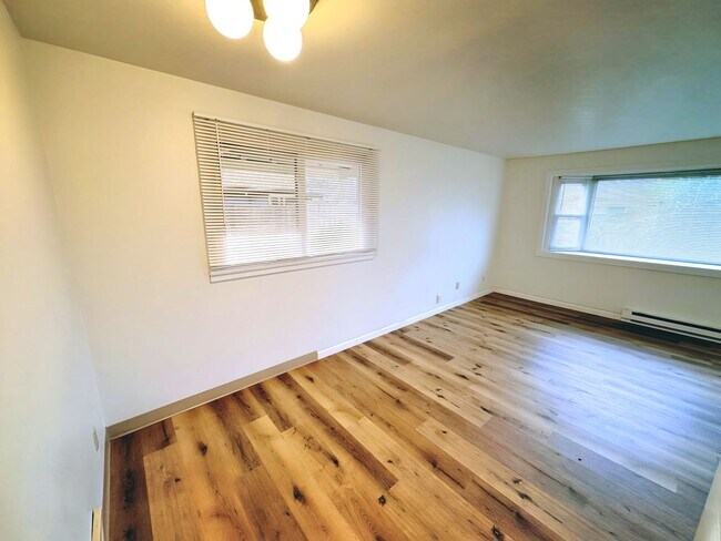 Foto del edificio - Lakewood House!  2 Bedroom 1 Bath Home  ne...