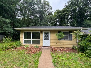 Building Photo - 908 Asbury Ct