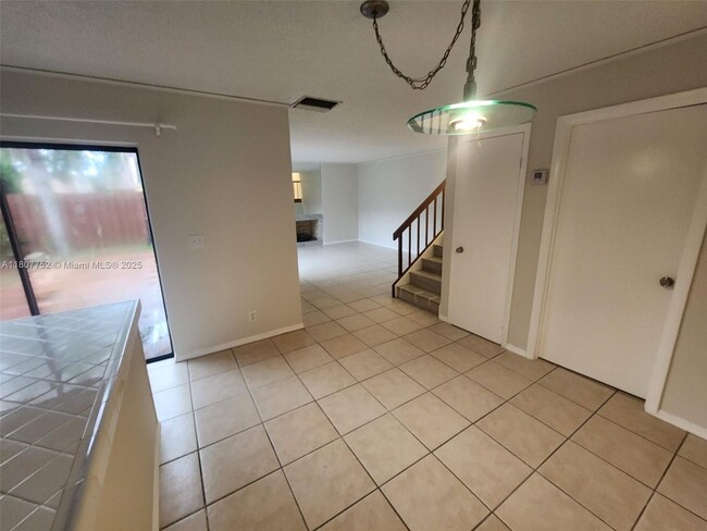 Building Photo - 703 Springdale Cir