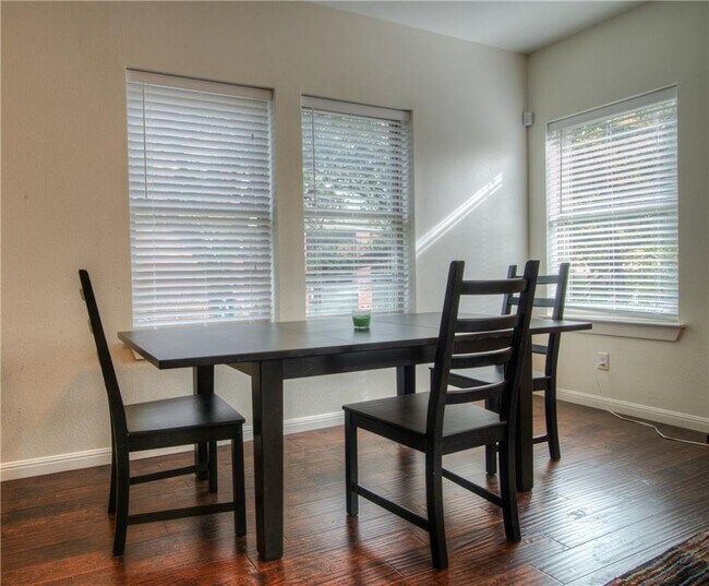 Building Photo - 2708 San Pedro St