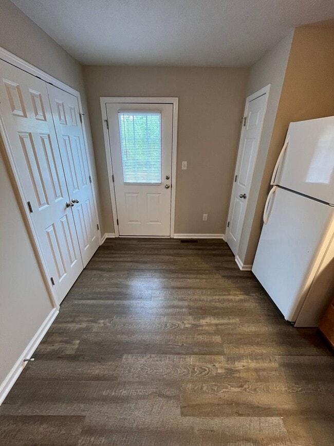 Building Photo - Lower Stone Apartments