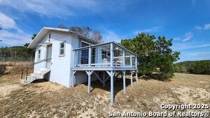Building Photo - 560 Mountain Dr