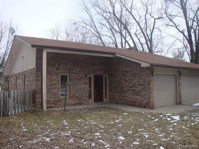 Building Photo - 3295 Rio Vista St