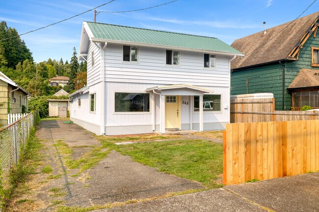 Building Photo - 245 Eklund Ave
