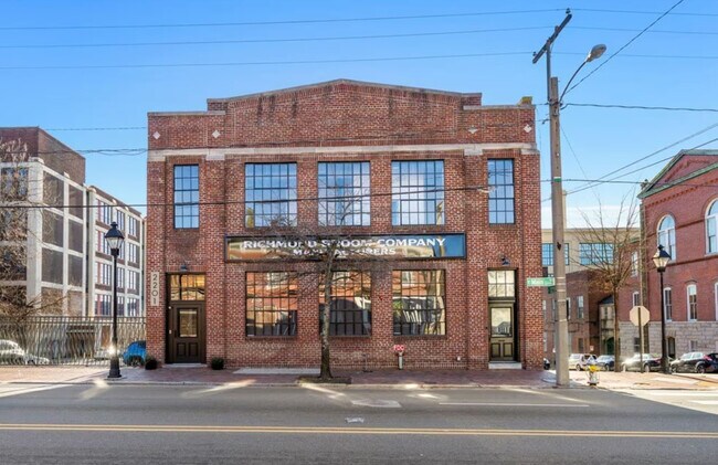 Foto del edificio - Broom Factory Lofts