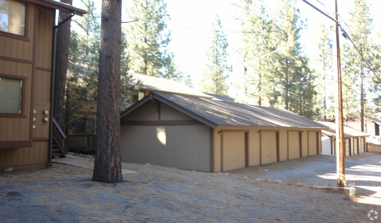 Building Photo - 645 Summit Blvd