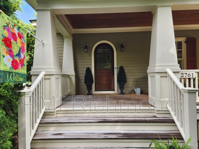 Foto del edificio - 2761 Live Oak Ln