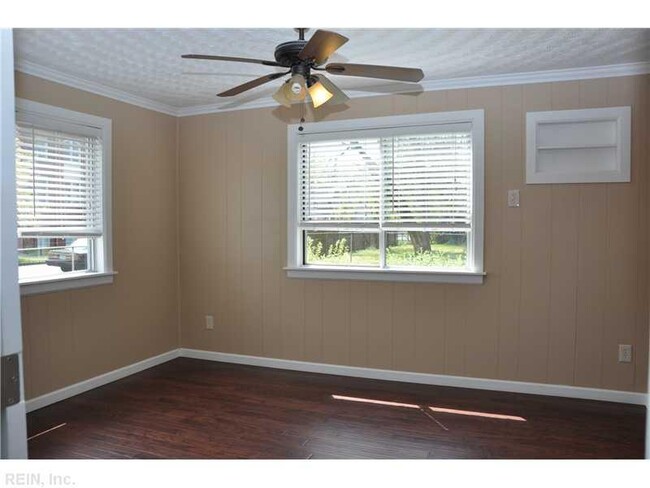 Building Photo - 3823 Bluestone Ave