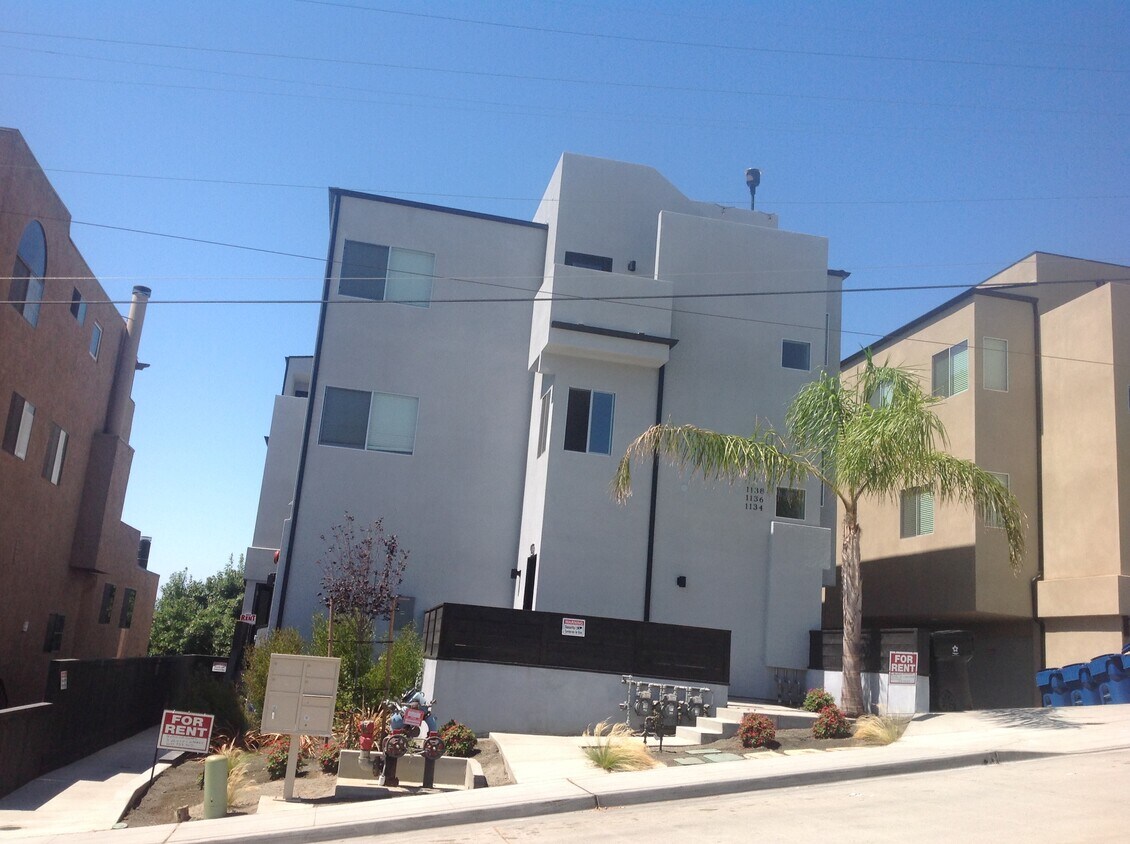 Building - 1134 Fresno St